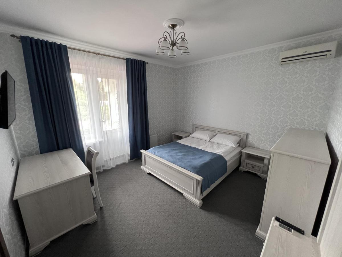 Hotel Zolotoy Fazan Mykolaiv Exterior foto